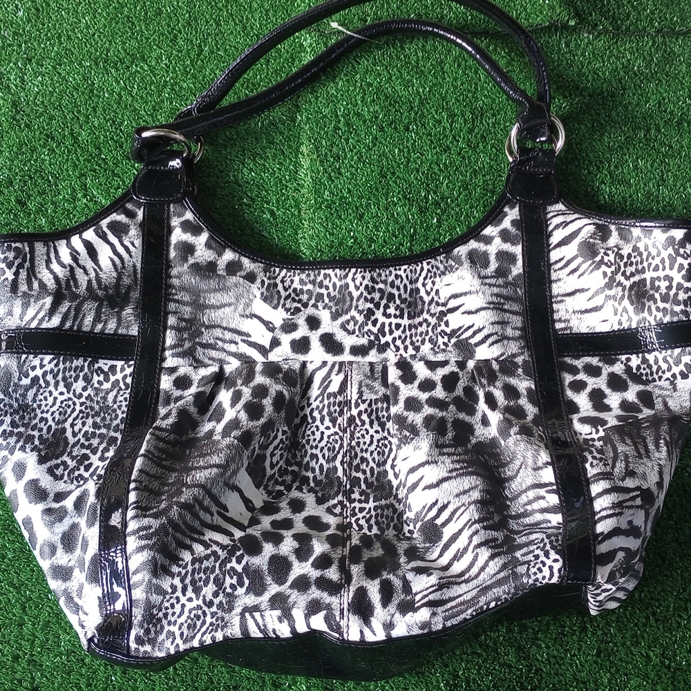 Black & White Animal print bag. 🆓w/purchase of equal or greater value. Tote Bag